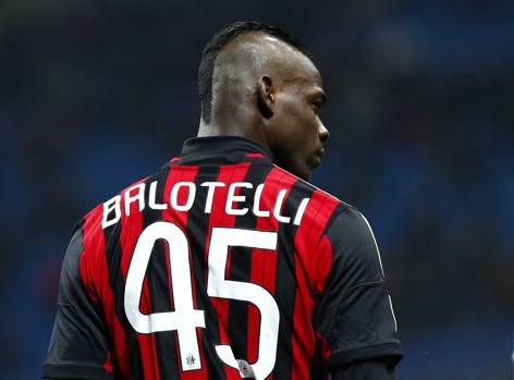 Il volto rabbuiato di Mario Balotelli. LaPresse